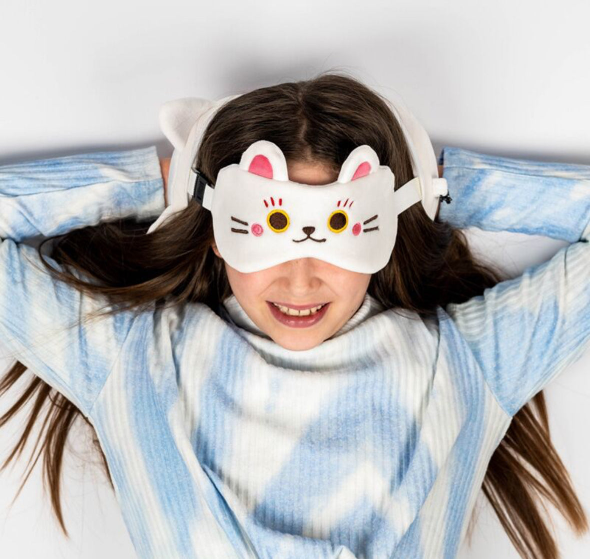 Relaxeazzz Travel Pillow & Eye Mask - Maneki Neko Lucky Cat