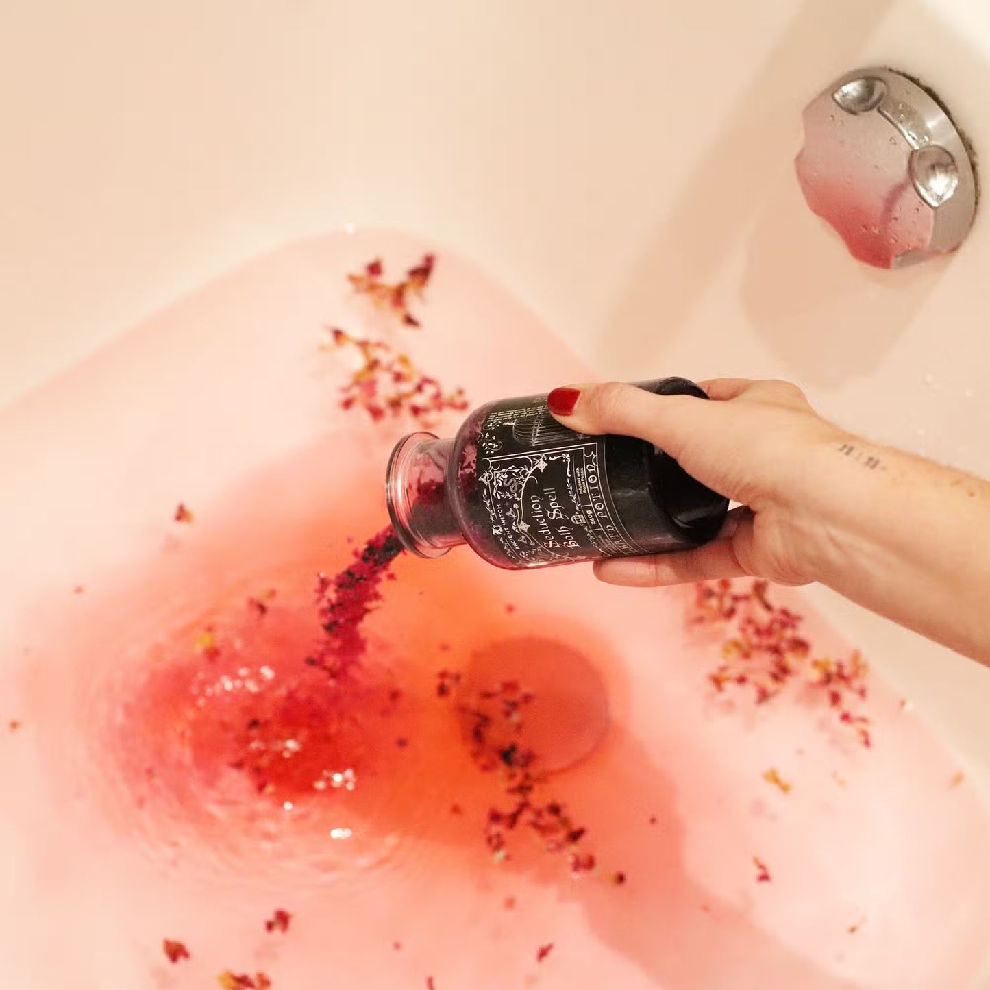 1x Ancient Witch Bath Spell Potion & Amethyst Crystal Amulet - Seduction