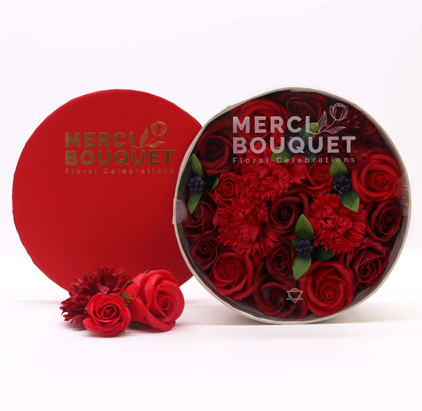 Round Box - Classic Red Roses